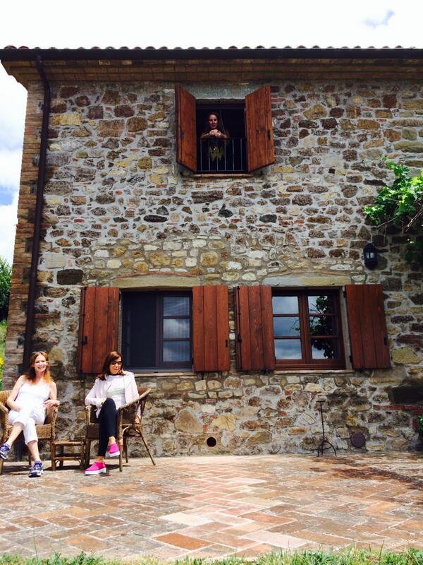 TY <a href="/Diane_Warren/">Diane Warren</a> 4 <a href="/HumaneSociety/">Humane World for Animals</a>'s Italian Villa &amp; taking us! <a href="/joannehorowitz/">Joanne Horowitz</a> <a href="/RisaMargo/">RisaMargo</a> <a href="/nancnow/">Nancy Moonves</a> <a href="/LindaThompsonLT/">Linda Thompson</a>