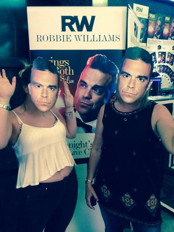 “@AbbeyRoadLHN: Who's getting their photo taken with Robbie tonight? #RobbieLive <a href="/TheO2/">The O2</a> <a href="/robbiewilliams/">Robbie Williams</a> ”my wife