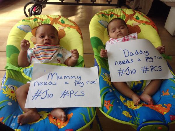 A lovely solidarity message from some clued-up twins. #WeAllNeedAPayRise #J10strike #PCS