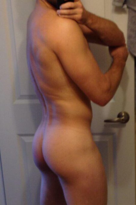 Retweet if you're having a #hornywednesday http://t.co/Nx1qOodxnW<a href="/tag/hornywednesday"class="tags">#hornywednesday</a>