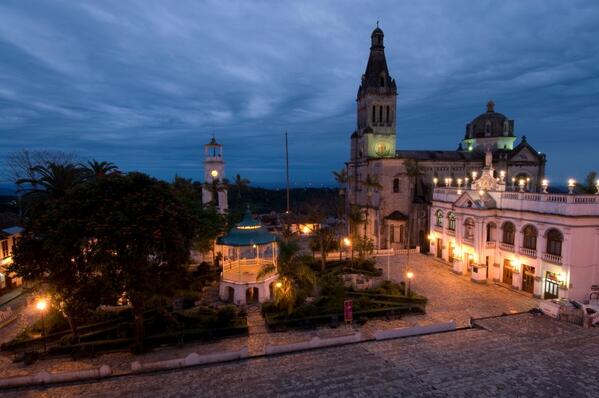 SECTUR_mx's tweet photo. Entre valles, selvas, cascadas, grutas y pozas se alza el Pueblo Mágico de Cuetzalan, en #Puebla @TurismoenPuebla http://t.co/GrIcCs5ELZ