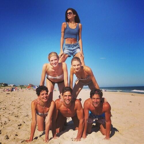 Thingsmodelsluv's tweet photo. @Sara_Sampaio is on top of the world! We adore her and the beautiful beach! See more at http://t.co/qojHk5n41Q http://t.co/gkvfxOGodj