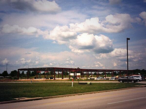 HartConLLC's tweet image. Pleasant Crossing Shoppes is coming out of the ground! #whisinvest @CityofRogersAR