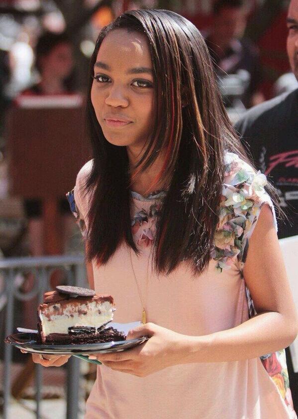 RT_orFave's tweet photo. Who's better?
RT for China McClain
Fave for Ariana Grande http://t.co/Ax2aM79S38