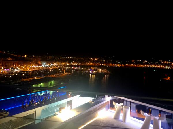 Conchi_espinosa's tweet photo. Noches de Faro! @silviamadrid7 @AnaInesMartnez http://t.co/MBewHYJWvp