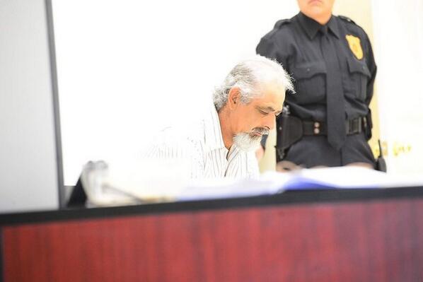 tiempo_mx's tweet photo. Noticias #Chih | Primer sentencia por matar a perro a pedradas: le dan año en prisión  http://t.co/CiNTPUgUXd http://t.co/NyrduNJ26C
