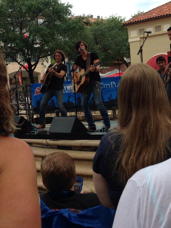 MelAdams's tweet photo. @johnkingcountry I got you baby! Great show. http://t.co/qOTFpXgF6A
