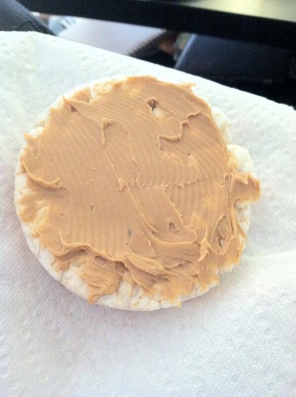 ittybittyfiitty's tweet image. The highlight of my day 🙌 #fitfam #twye #protein #macros #peanutbutter