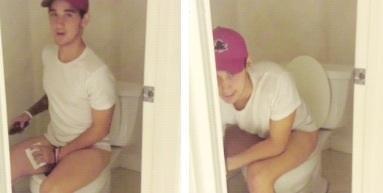 prettysavcge's tweet image. @Sncpbacks stop walking around with your cock hanging out