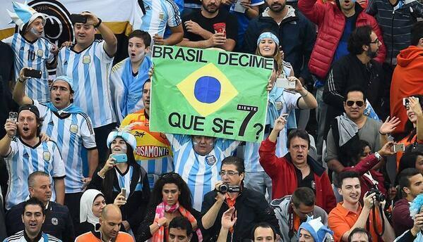 EI_Acertijo's tweet photo. LOS ARGENTINOS SON UN DESMADRE 

JAJAJAJJAJAJAJAJA http://t.co/23iOhHRb9D