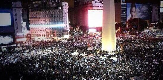VSportsTM's tweet photo. ¡Así está el Obelisco! http://t.co/IUJNBAhRy1