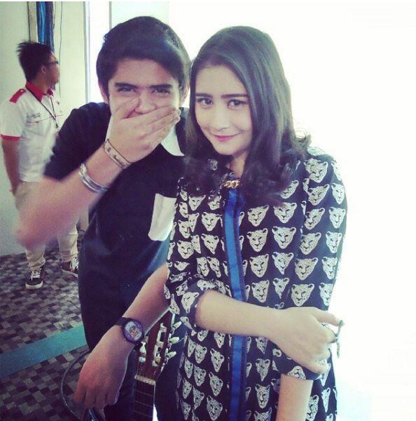 a l i a n d o tweet media