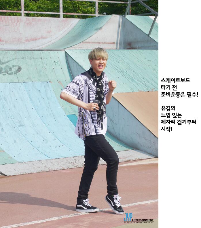 BsJW9r0CEAAMmqu.jpg:large