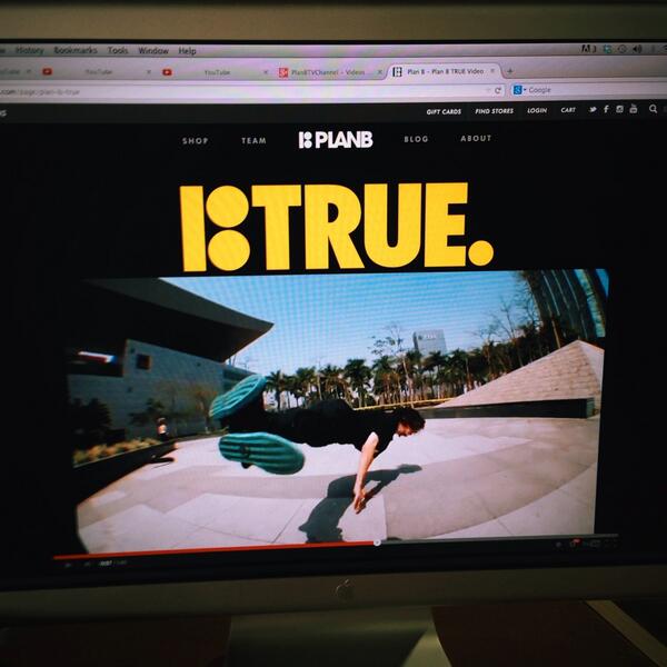KNOWSKATE's tweet photo. Midnight PST. http://t.co/OZbrA8mxN6 #planbtrue @PlanBofficial http://t.co/Q7OWoF0DoB