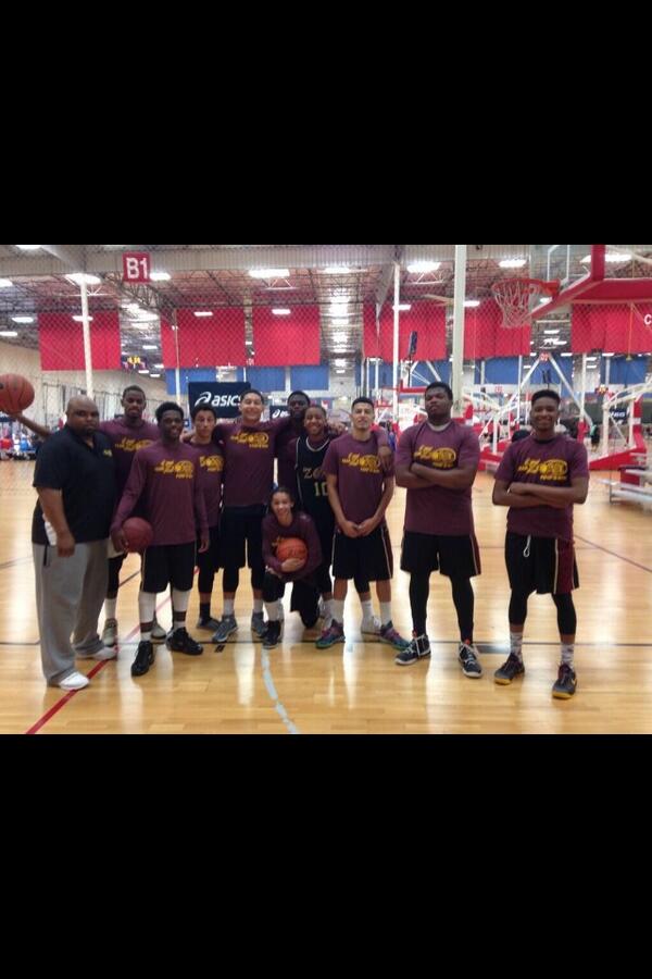 Sal Garcia (@teamzonapnr) on Twitter photo Proud of my guys. 20 point win, great way to start the summer! #TeamZonaPNR #ZonaStrong #TeamASICS <a href="/DoublePumpHoops/">Double Pump BBALL</a> Proud of my guys. 20 point win, great way to start the summer! #TeamZonaPNR #ZonaStrong #TeamASICS <a href="/DoublePumpHoops/">Double Pump BBALL</a>