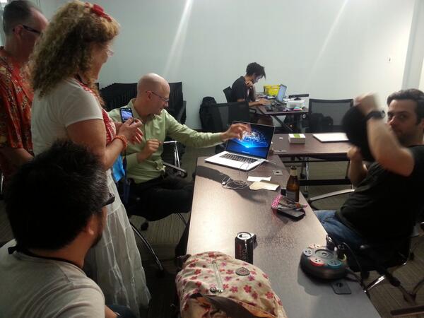 jahyadotnet's tweet image. Scenes from tonight at #HardwareHackLab !!!! #ThoughtworksNYC... sign up at bit.ly/meetvol