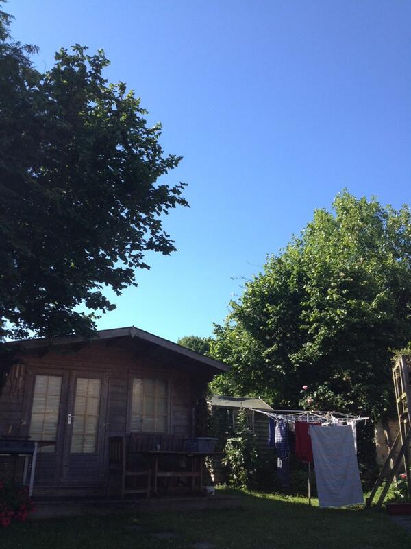 Not a cloud in the sky! So nice to be back at home in Dorset! #country #sun #beautifulday #BlueSky