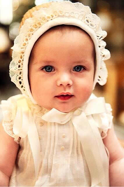 prisciladgustin's tweet photo. Habeis visto a mi bebe en @hola ??? Es bonita o sólo es amor de madre ??? #enamoradametiene http://t.co/SOTs2utL56