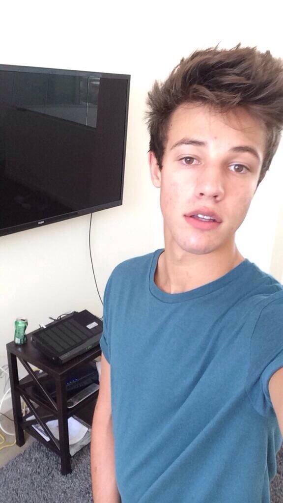 ChandlerSCAL's tweet photo. @CameronDSCAL find me the name of this guy? 😍 http://t.co/ar1jonGNNJ