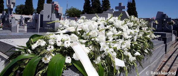 realmadridid's tweet photo. Ucapan selamat jalan terakhir kepada Alfredo Di Stéfano http://t.co/GnEy2AChAN #HalaMadrid #Legenda http://t.co/azeppCeIer