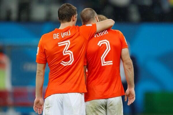Ron Vlaar tweet media