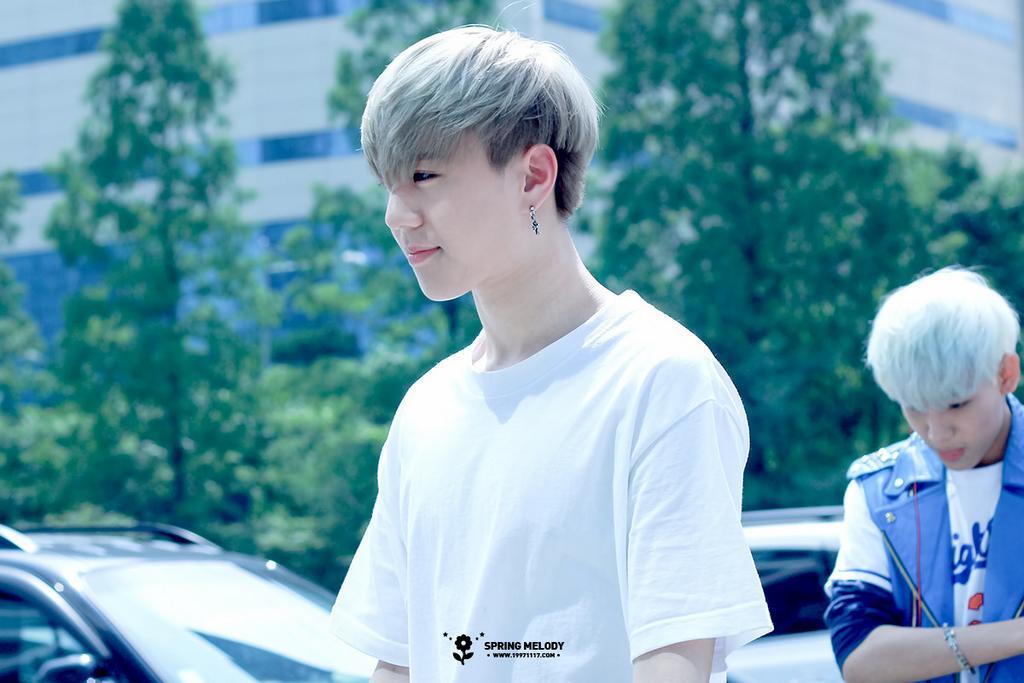 BsL8btMCEAAe9l-.jpg:large