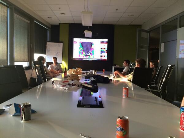 Here’s a photo from the last meetup.