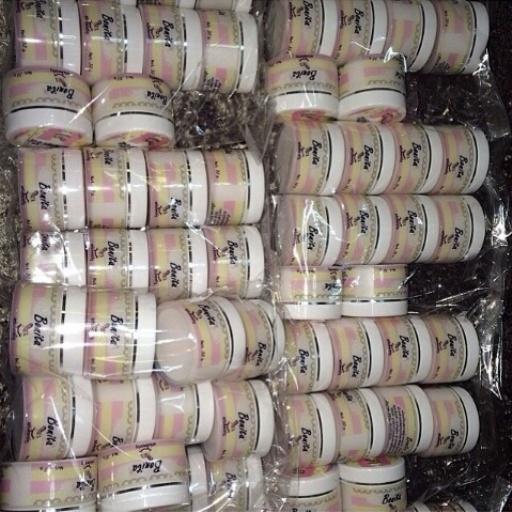 Absolute_jam's tweet image. แอปโซลูทเซต ' กันแดดซิลิโคน ' ครีมโบนิต้า
สินค้าพร้อมส่งทุกอย่างจ้า
สนใจแอดไลน์มาสอบถามเลยจ้า^^
Line : jame3361