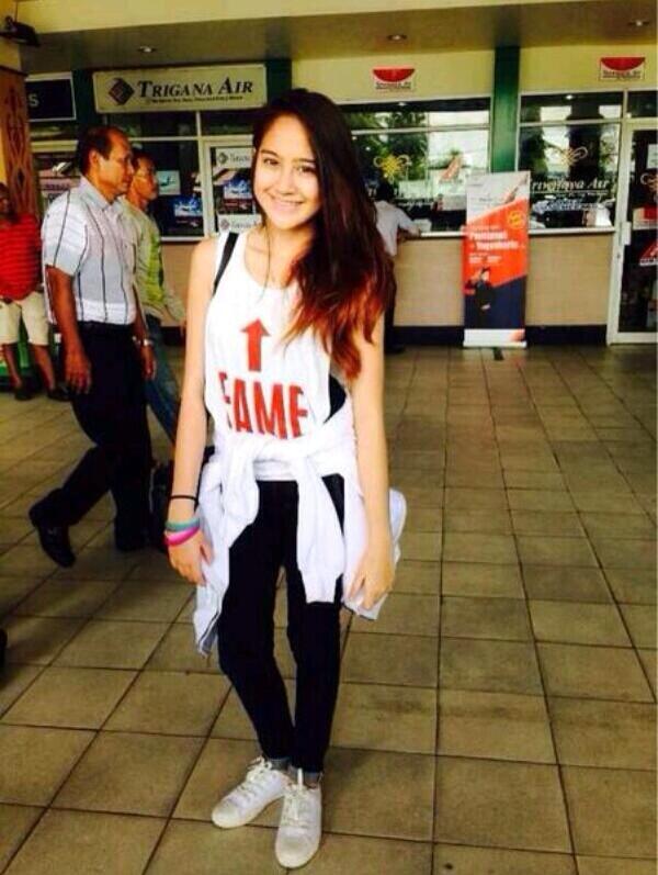 Ootd✌️ <a href="/salshaabilaa/">salshabilla adriani✨🌙</a>