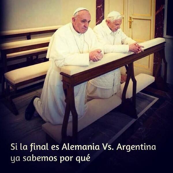 SamRousseauN's tweet photo. Qu’en pense Paul le Poulpe ? (ou Santa Maradona priez pour moi) #ALLARG #lesvoiessontimpenetrables http://t.co/tVEVuXsZbc
