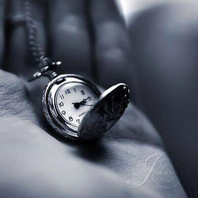 Abody4972's tweet photo. لآتترَك آيَ شيء في قلبك ضد آحد ، سآمح وآغفر ؤتجاهَل وآحسنَ آلظن ، فآلحيآة لحَظآت تسَتحق آن تعَيشهآ برآحَة ثمَ ترحَل . http://t.co/hMZJMhGSkL