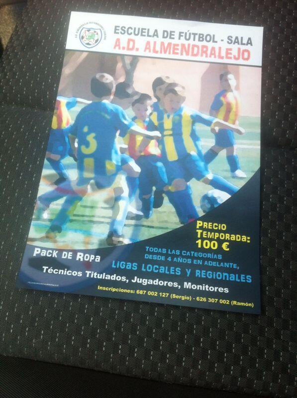 rolextremadura's tweet photo. Nace una nueva escuela deportiva en Almendralejo dedicada al fútbol sala, con precios muy económicos @DistribCisneros http://t.co/NMr2kRcr67
