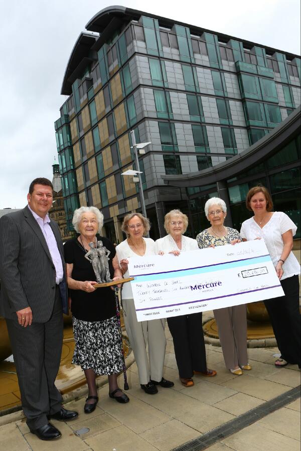 SWomenOfSteel's tweet photo. One step closer to our target as the Cue Ball charity presented cheque for £21,292!  https://t.co/COXEBT2f5s http://t.co/MWHG5s4PqQ