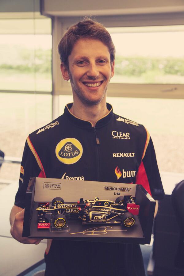AlpineF1Team's tweet image. COMPETITION TIME!

RT &amp;amp; follow for a chance to win this model car signed by @RGrosjean

Winner selected--&amp;gt; 11.07.2014
