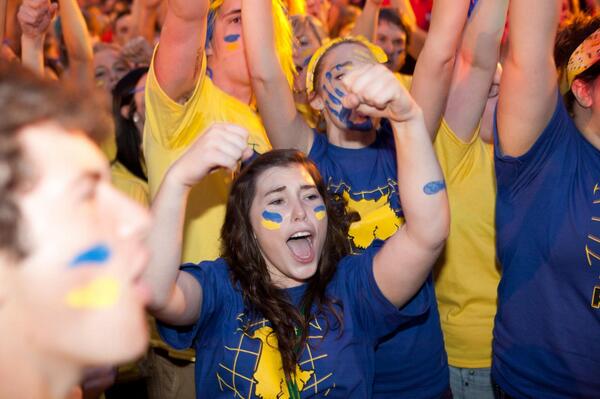 StThomasU's tweet photo. Welcome Week 2011 Cheer Off #TBT @STUWelcomeWeek @ChathamHall1 http://t.co/KLwyu4X5f3