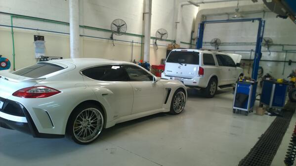 PowerExpertsDxb's tweet image. Now that one sexy porche we are taking care of.