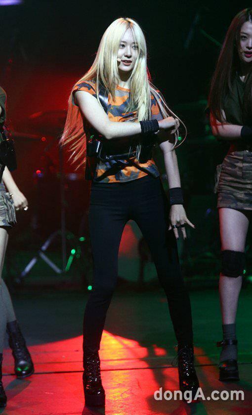 BsLsu4JCQAErMZn.jpg:large