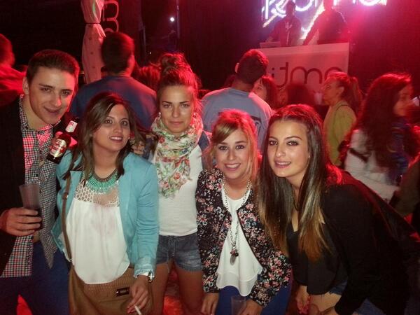 Virginia1701's tweet photo. con ganas de repetir con mis cuquis @trec_de @carolleon1992 @n_asenjo @SusanaHoyos http://t.co/emFAlDh0Bw