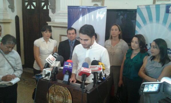 SCastro_pl's tweet photo. Organizaciones incitan a evidenciar campaña anticipada a traves de su facebook: Guatemala Visible y Levantemos la voz http://t.co/cJBbgb5Zt7