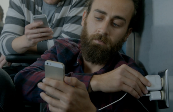 CampaignBrands's tweet photo. Samsung pities the iPhone 'wall huggers' in new ad http://t.co/zveNkO4jPH http://t.co/Sv0eRsiQVc