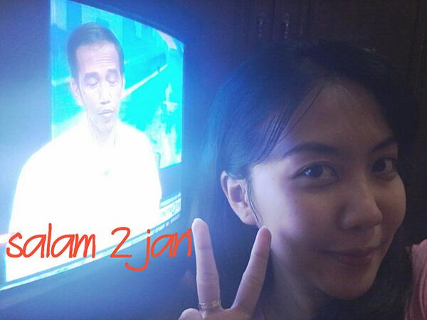 aureliamarcella's tweet photo. Selfie sama Bapak Kebanggaankuuuuuu ♥♥ #TanyaJokowi  #Salam2Jari @Metro_TV @MataNajwa HIDUP JOKOWI! http://t.co/p0oaE53Amr