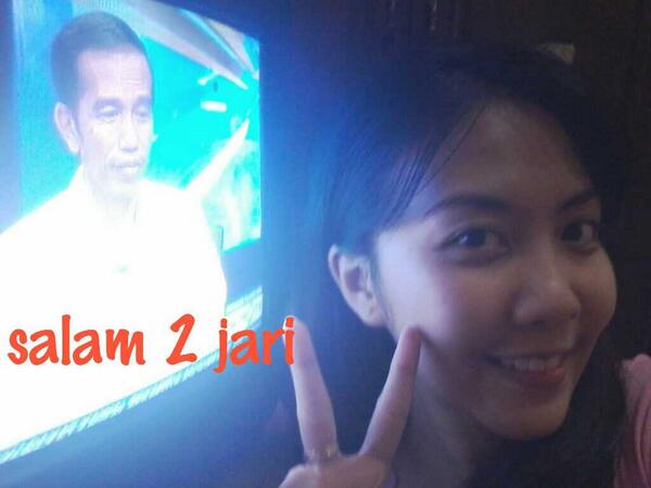 aureliamarcella's tweet photo. Akhirnyaa bs selfie sama Bapak Kebanggaan ♥♥ @MataNajwa @Metro_TV  #TanyaJokowi http://t.co/kTyNeCx9s4