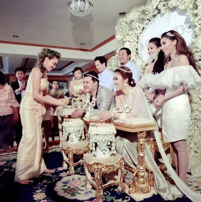factOFsuperstar's tweet photo. งานแต่ง แมลงเมี่ยง เคลียร์ชัดประเด็นแต่งงานฟ้าแลบ รับท้อง 7 สัปดาห์ http://t.co/7AtijTmybe