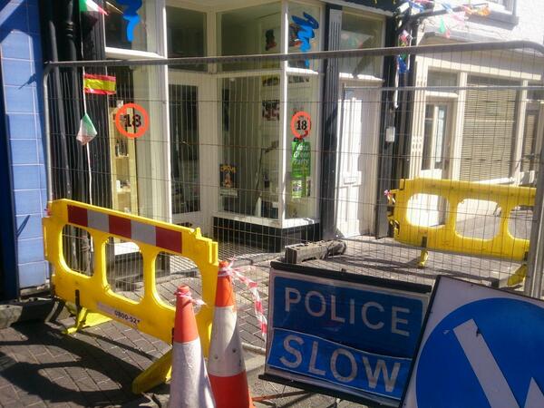 CllrMikeTheBoss's tweet image. For your own safety we will be stopping trade in E-cigarettes. Starting today with the market and @ecigcavern .