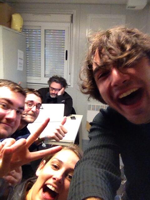 Soirsdete's tweet photo. On travaille dur aux @Soirsdete #ouifmlive http://t.co/ntNtkeVtQ1