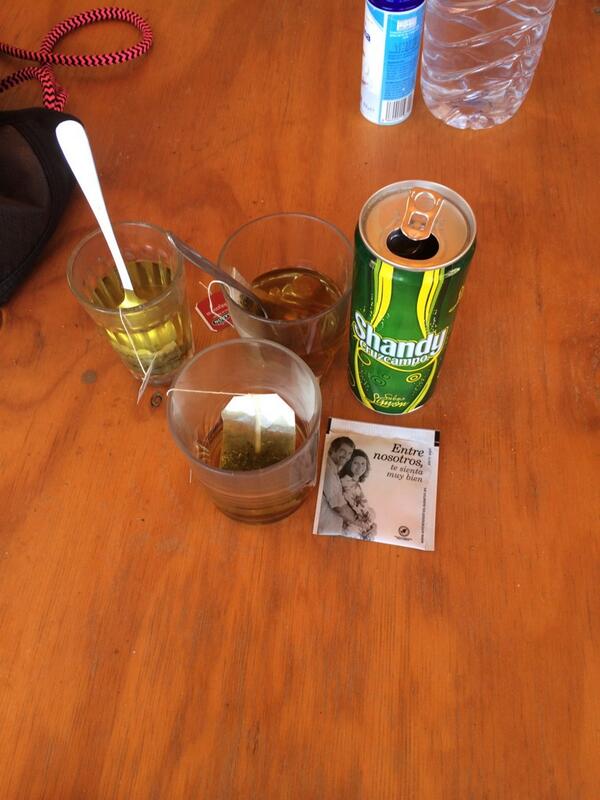 Tarde de piscineo entre nosotros jajaja @BeatriceSagit <a href="/EstefaniaCL90/">Estefanía Caballero</a> <a href="/gomezazahara/">Azahara gomez gomez</a>