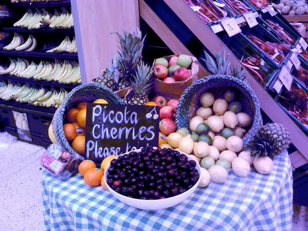 Cathygreen261's tweet photo. Greengrocers table ready for tasting at Gerrards Cross this morning. Customers verdict...... delicious!! http://t.co/G2SYvktYt1
