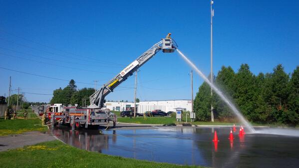 OttFire's tweet image. Firefighters from Stn 21 and 24 turn training into a friendly wet drill competition. #WaterStreams #NozzleControl