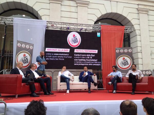 #FcBari1908 ecco il parterre in Piazza del Ferrarese