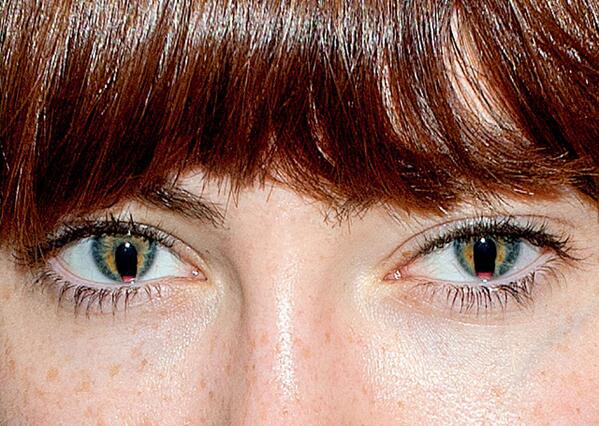 You're so beautiful you're freaking <a href="/samhiscox/">Sam Hiscox</a> out: bit.ly/1on0IjS